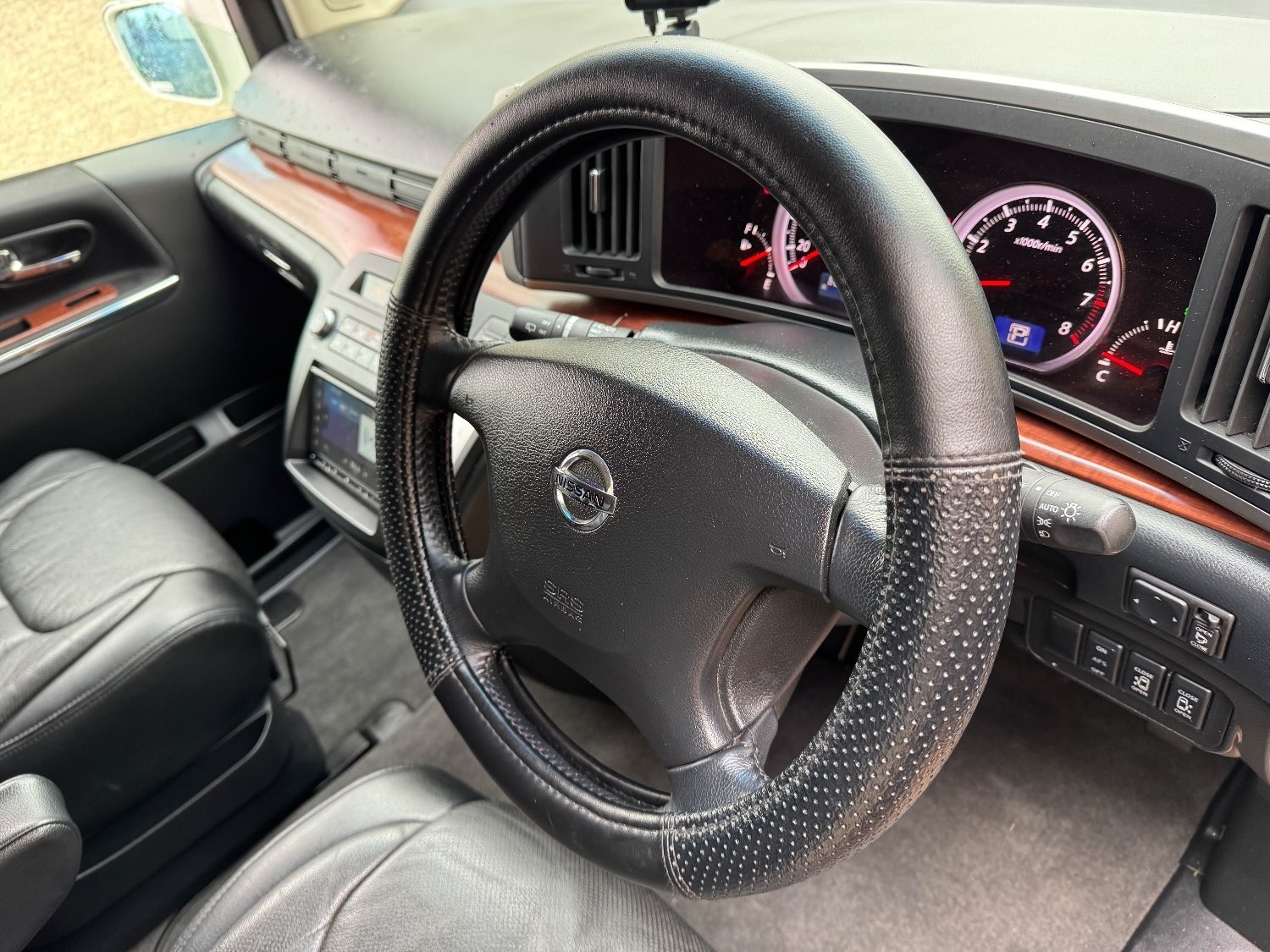 Used Nissan Elgrand 2009 for sale - 76363112: Photo 13