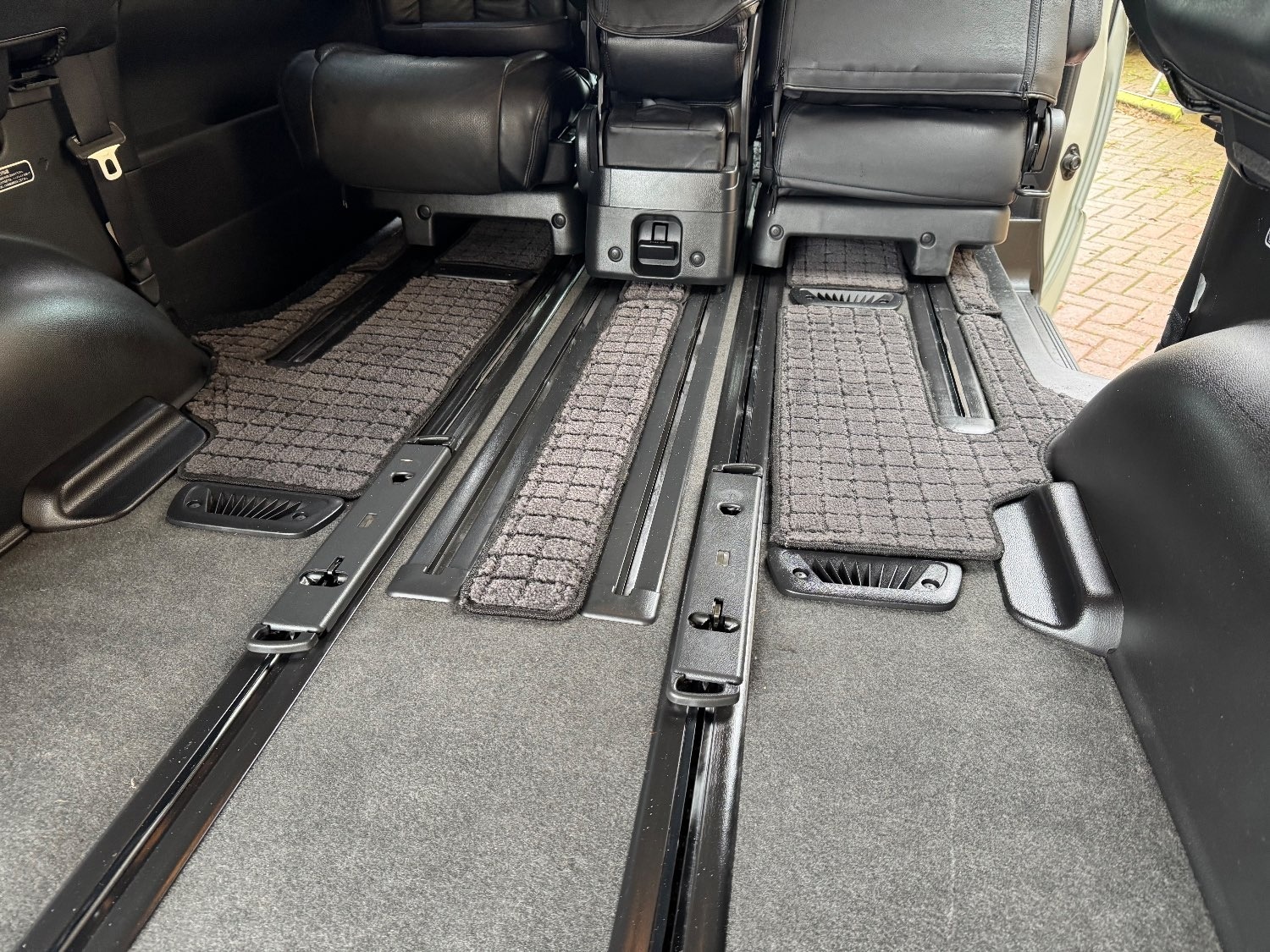 Used Nissan Elgrand 2009 for sale - 76363112: Photo 16