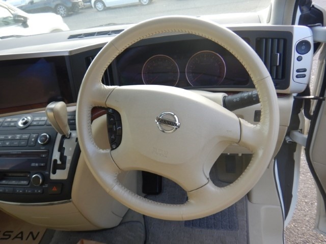 Used Nissan Elgrand 2005 for sale - 76004787: Photo 10