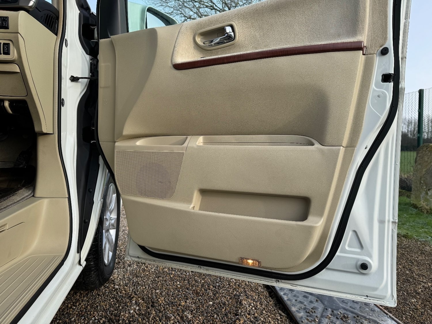 Used Nissan Elgrand 2005 for sale - 76004787: Photo 17