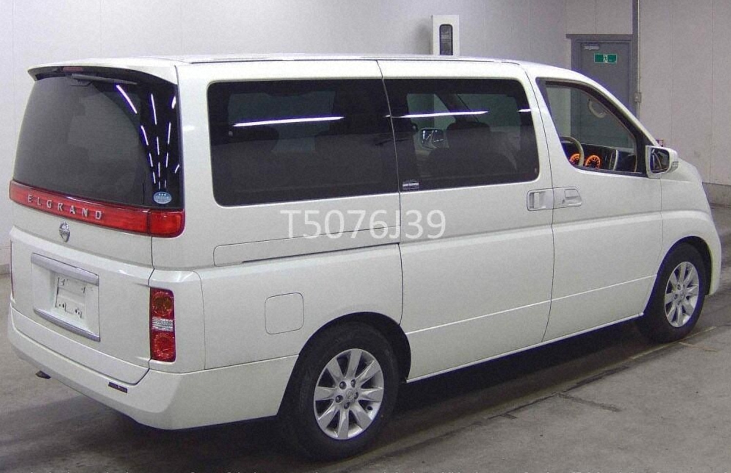Used Nissan Elgrand 2005 for sale - 76004787: Photo 8
