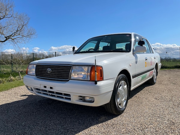 Used Toyota Crown for sale - 59709908: Photo 3