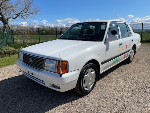 Used Toyota Crown for sale - 59709908: Photo 4