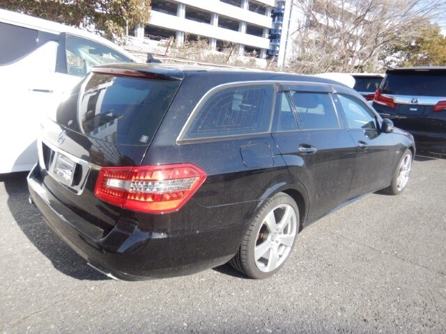 Used Mercedes-Benz E Class 2012 for sale - 77296904: Photo 7