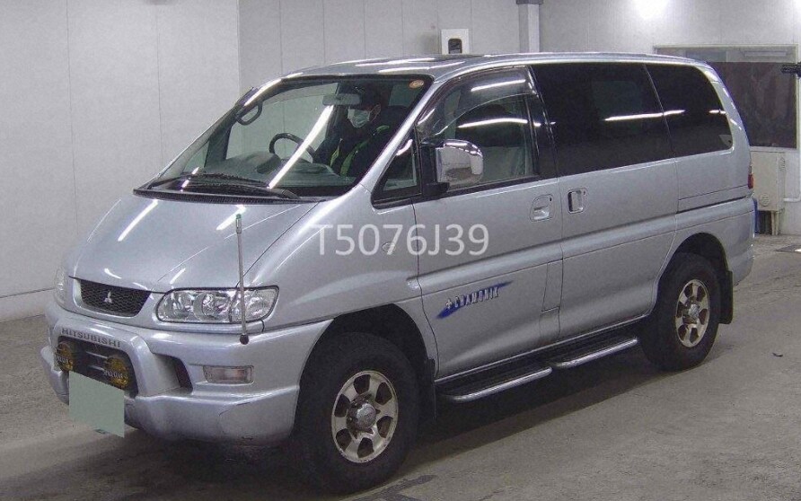 Used Mitsubishi Delica 2005 for sale - 77552618: Photo 2