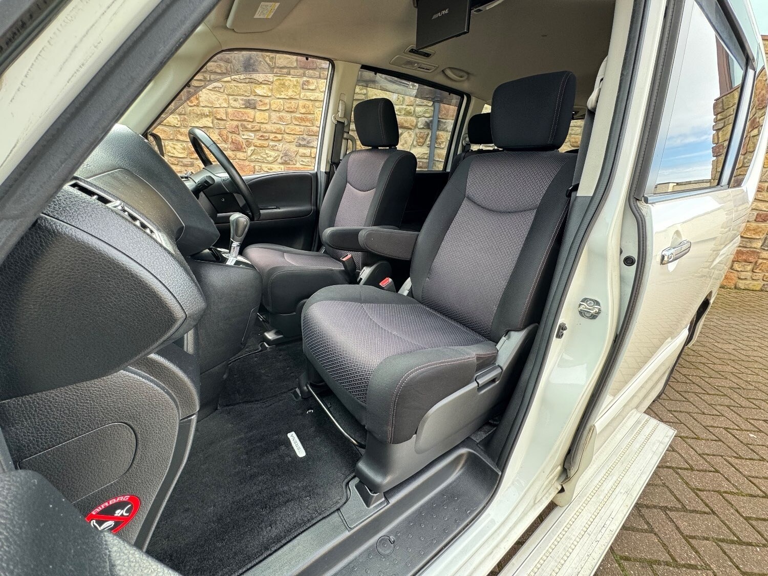 Used Nissan Serena 2013 for sale - 76192807: Photo 11