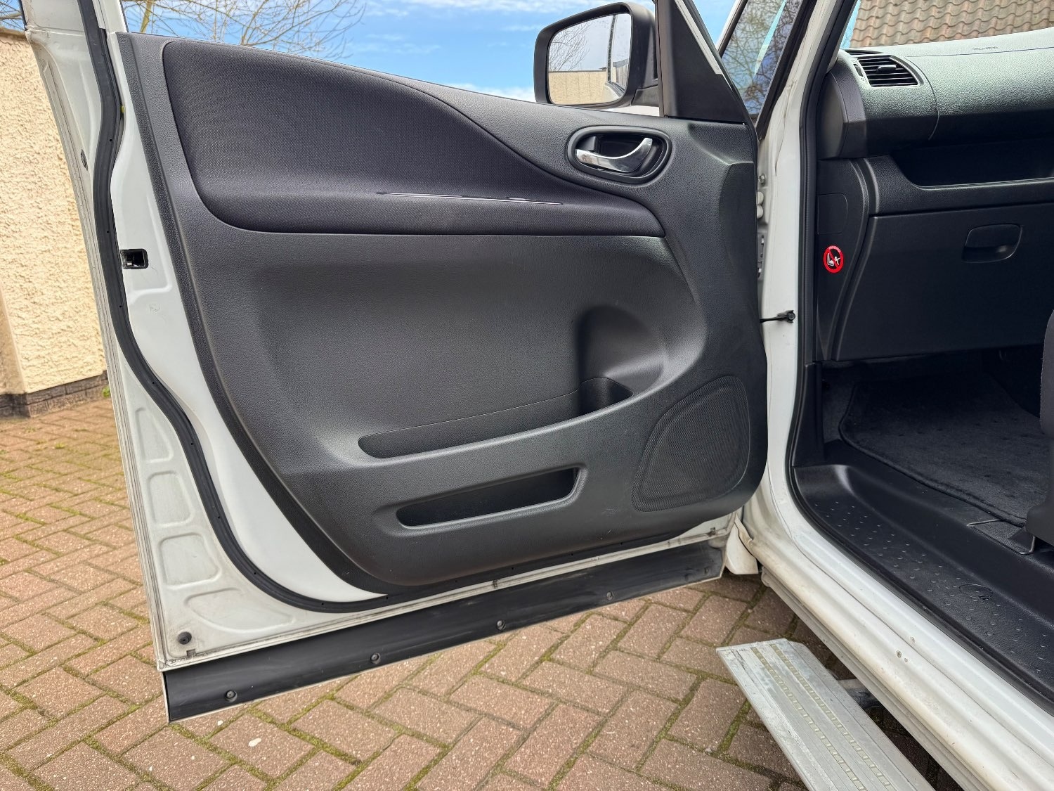 Used Nissan Serena 2013 for sale - 76192807: Photo 17