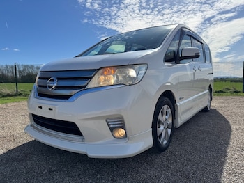 Used Nissan Serena 2013 for sale - 76192807: Photo