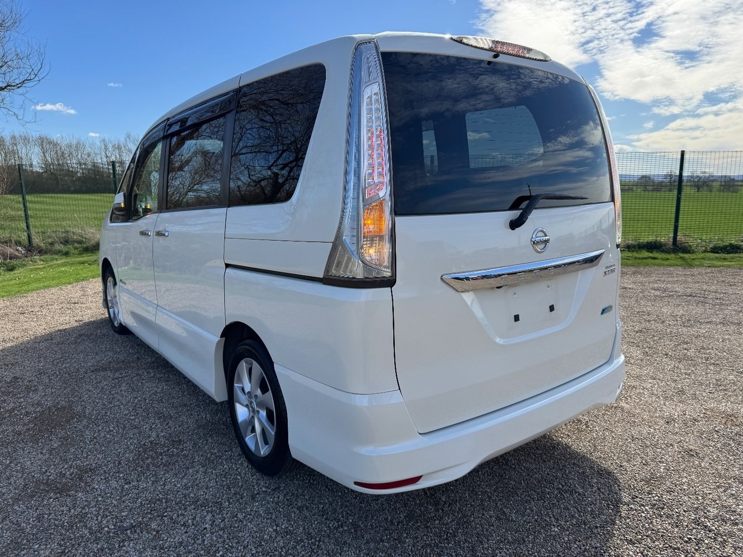 Used Nissan Serena 2013 for sale - 76192807: Photo 3