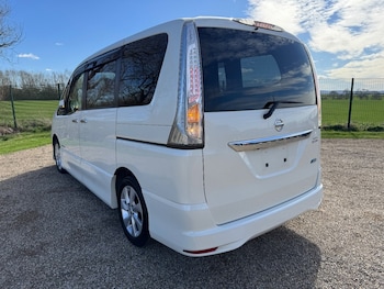 Used Nissan Serena 2013 for sale - 76192807: Photo