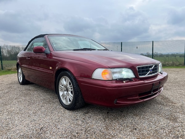 Used Volvo C70 2004 for sale - 72670263: Photo 2