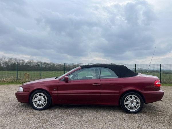 Used Volvo C70 2004 for sale - 72670263: Photo 4