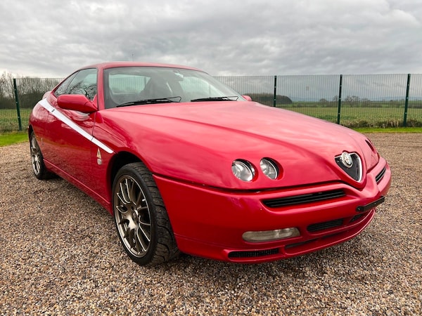 Used Alfa Romeo GTV 1997 for sale - 61981208: Photo 2