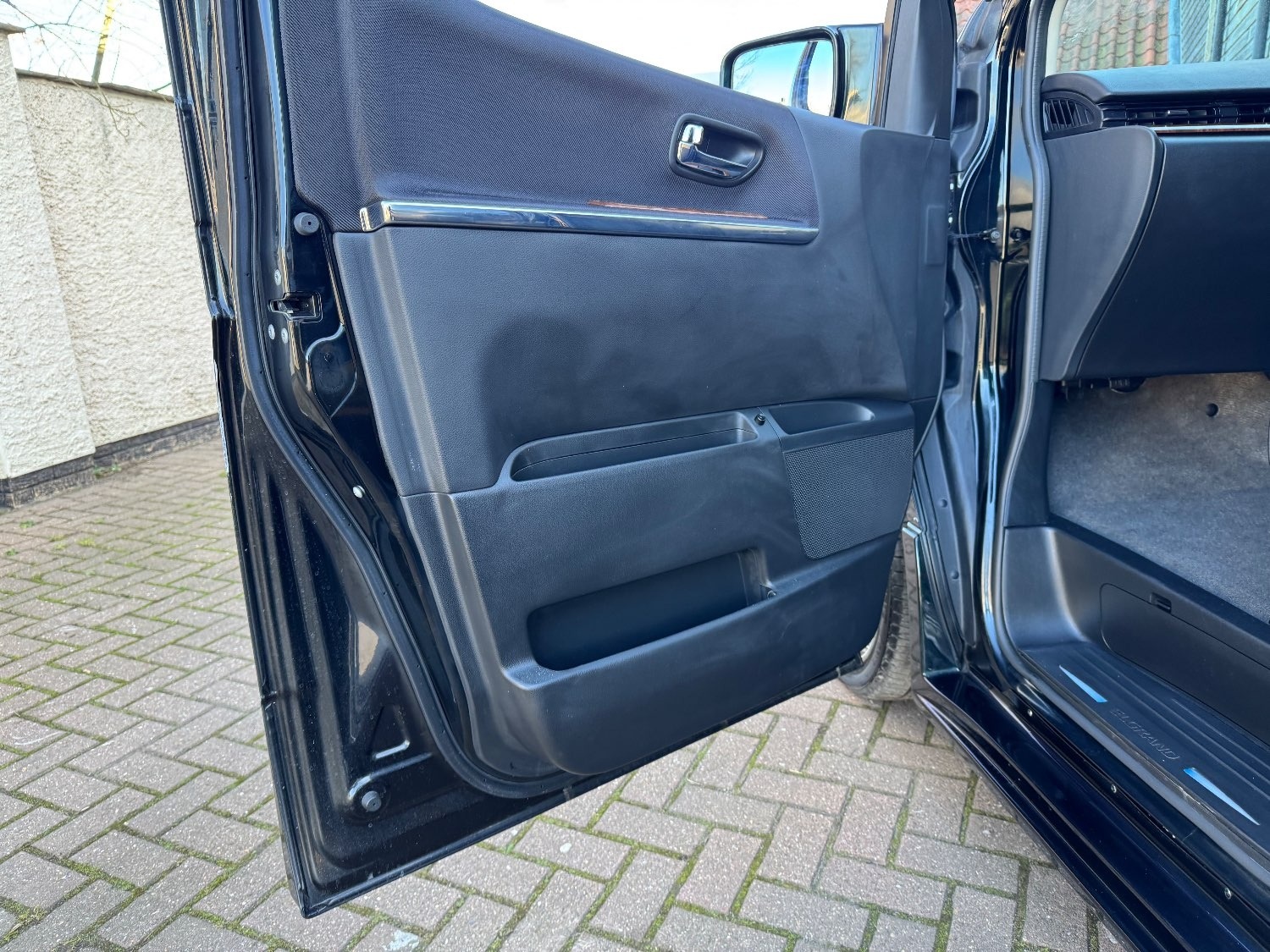 Used Nissan Elgrand 2008 for sale - 76206921: Photo 17