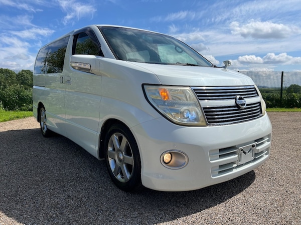 Used Nissan Elgrand 2009 for sale - 70235391: Photo 2