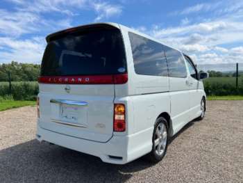 Used Nissan Elgrand 2009 for sale - 70235391: Photo