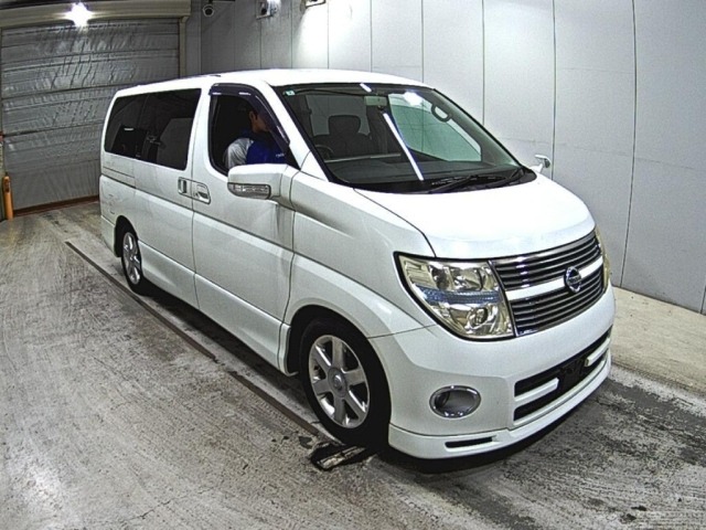 Used Nissan Elgrand 2010 for sale - 78149942: Photo 2