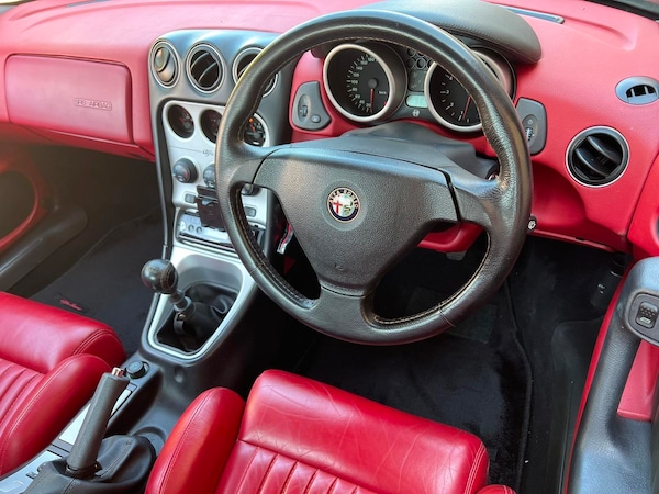 Used Alfa Romeo GTV 1999 for sale - 65409981: Photo 13