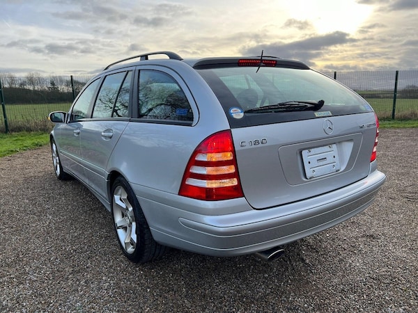 Used Mercedes-Benz C Class 2005 for sale - 68811934: Photo 3