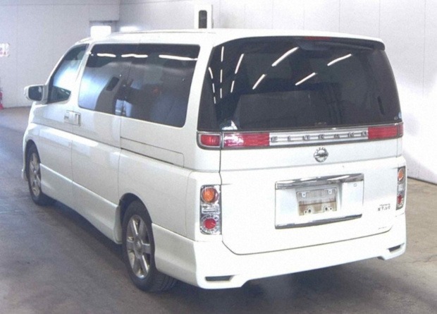 Used Nissan Elgrand 2006 for sale - 76906001: Photo 2