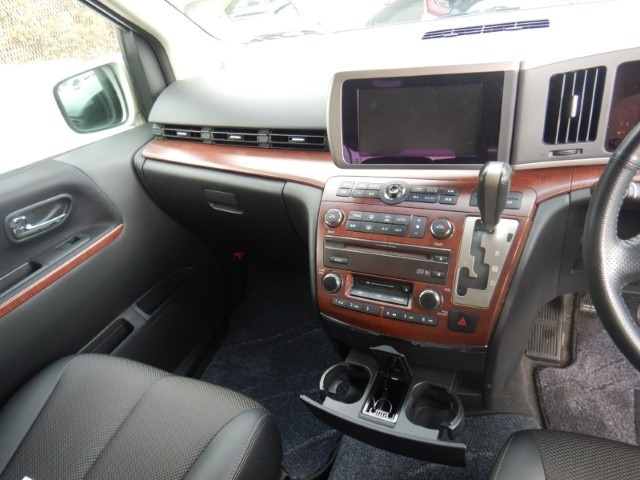 Used Nissan Elgrand 2006 for sale - 76906001: Photo 9