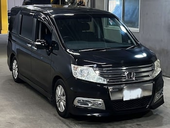 Used Honda Stepwagon 2012 for sale - 76064892: Photo 2