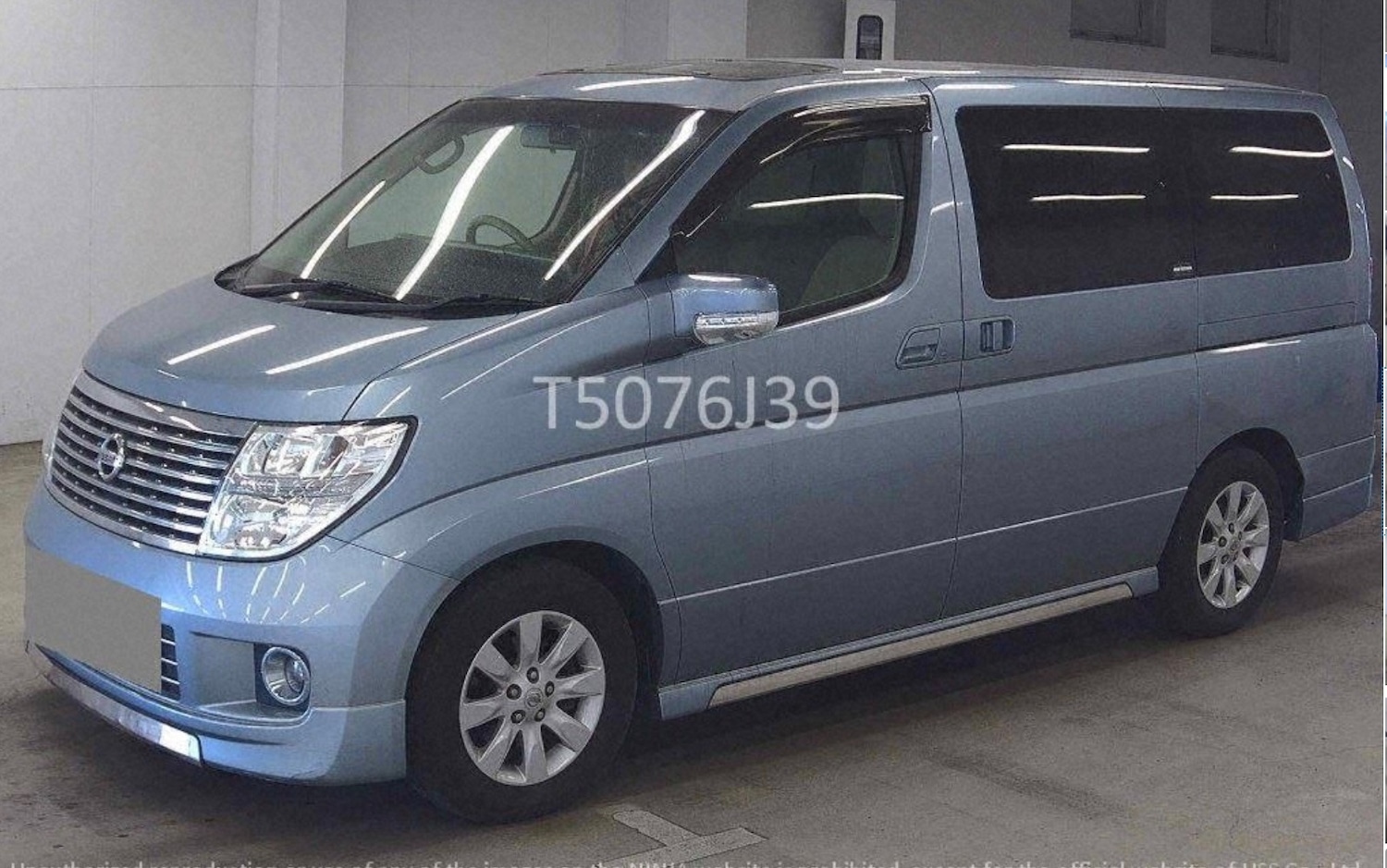 Used Nissan Elgrand 2005 for sale - 77388332: Photo 2