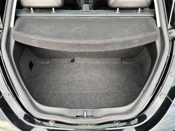 Used Volkswagen Beetle 2002 for sale - 67619617: Photo 16