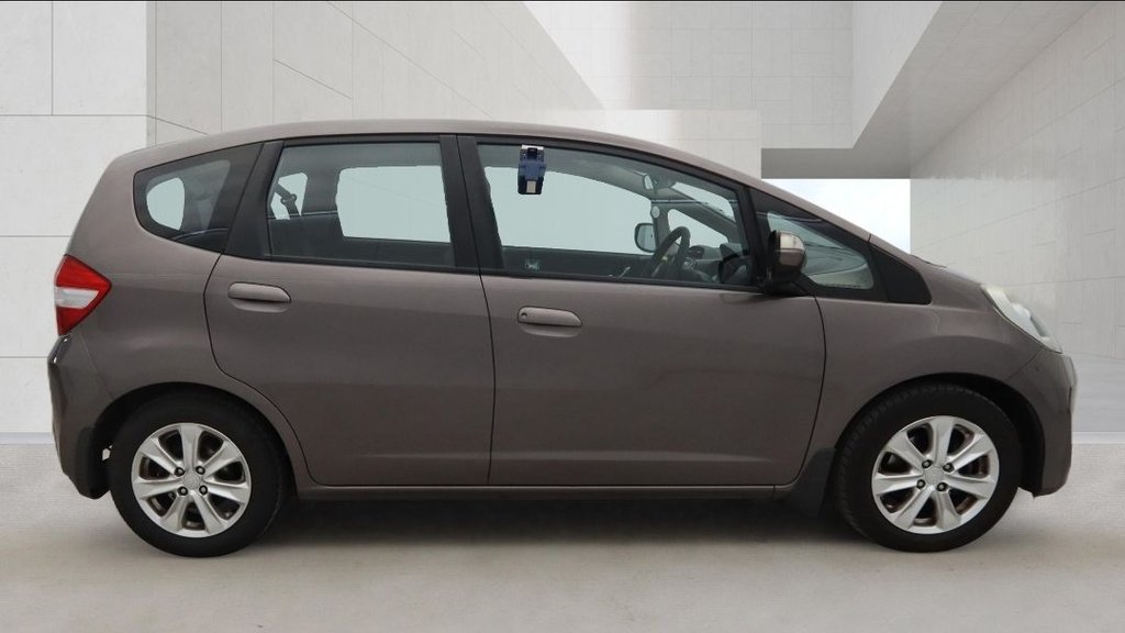 Used Honda Jazz 2011 for sale - 78088365: Photo 2