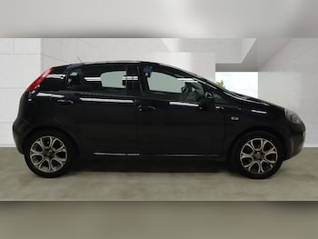Used Fiat Punto 2016 for sale - 79250140: Photo