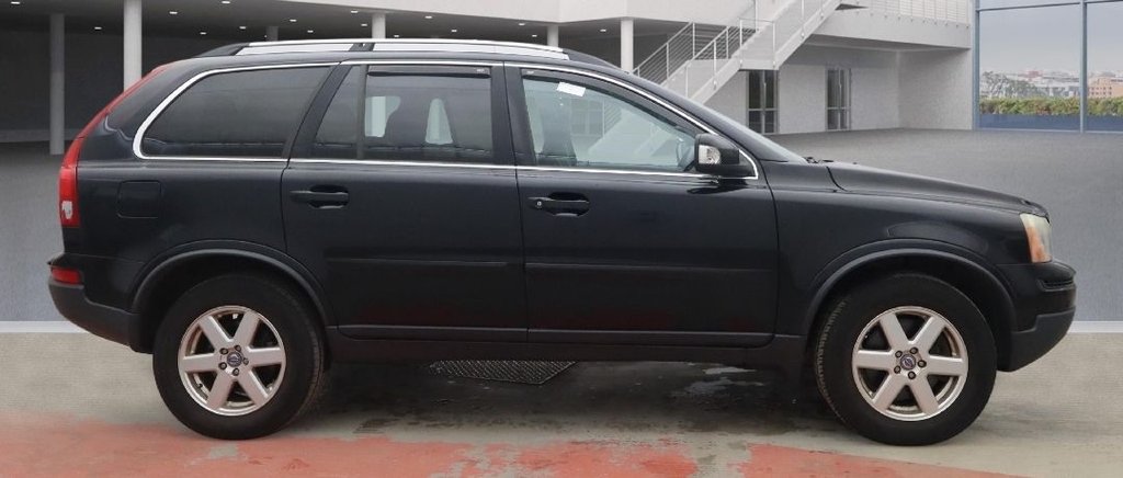 Used Volvo XC90 2010 for sale - 76941610: Photo 2