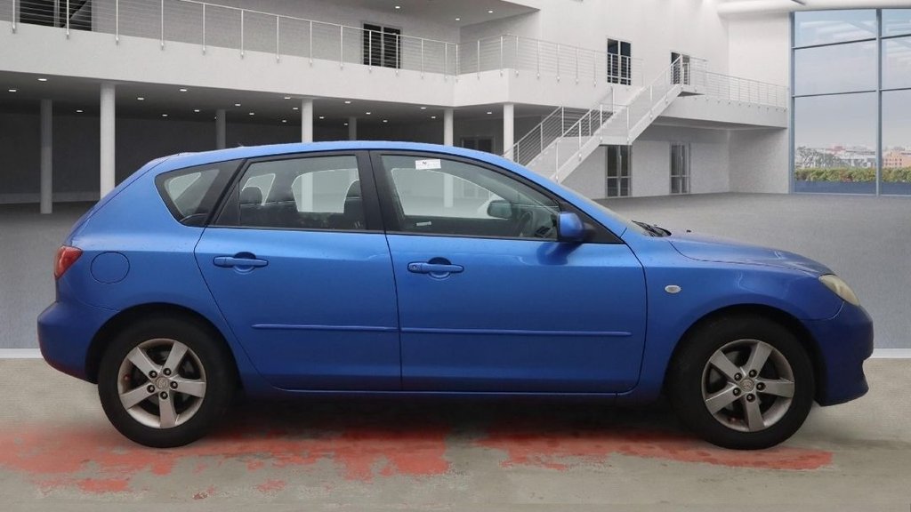 Used Mazda Mazda3 2004 for sale - 76783744: Photo 2