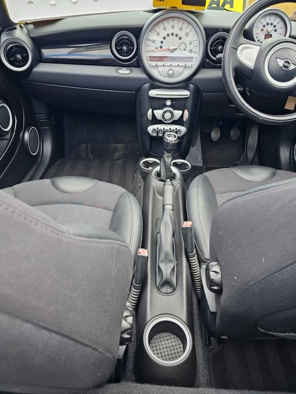 Used MINI Convertible 2009 for sale - 75456312: Photo 15