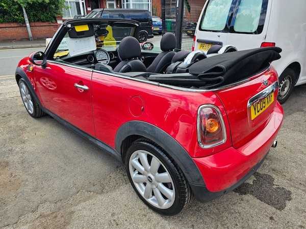 Used MINI Convertible 2009 for sale - 75456312: Photo 7