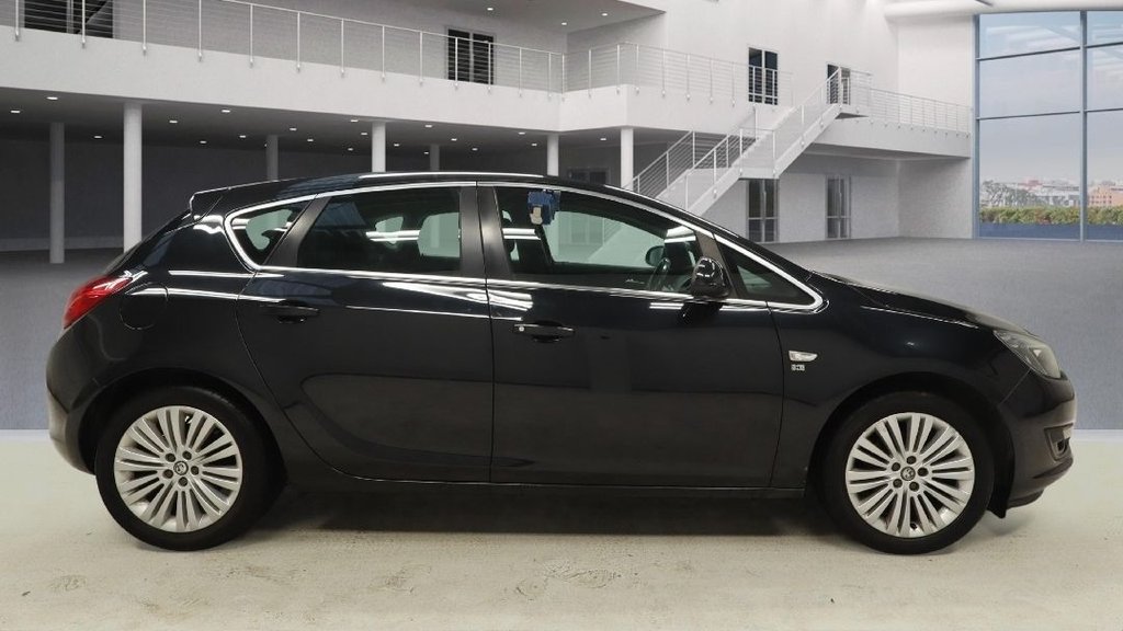 Used Vauxhall Astra 2014 for sale - 77275666: Photo 2