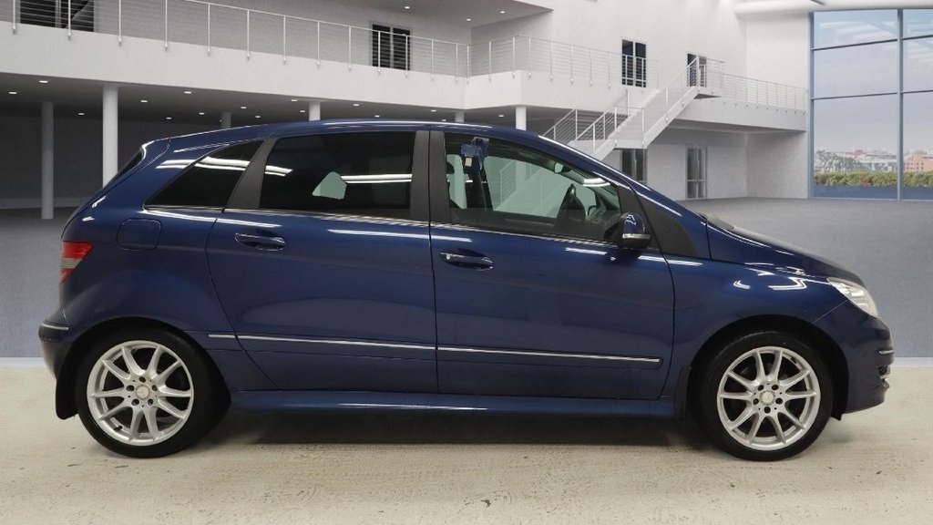 Used Mercedes-Benz B Class 2010 for sale - 77551659: Photo 2