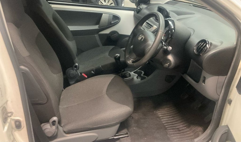 Used Toyota AYGO 2011 for sale - 77884995: Photo 10