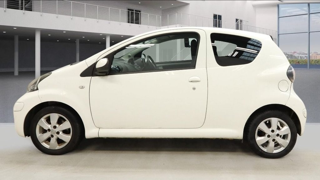 Used Toyota AYGO 2011 for sale - 77884995: Photo 5