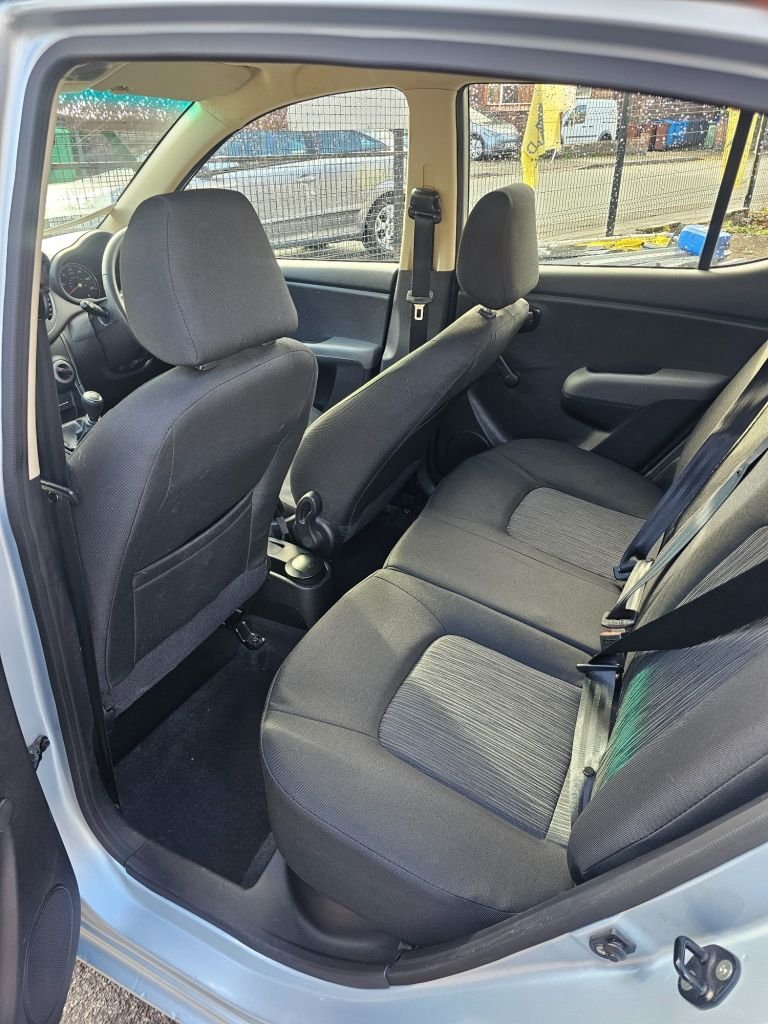 Used Hyundai i10 2011 for sale - 76280292: Photo 17