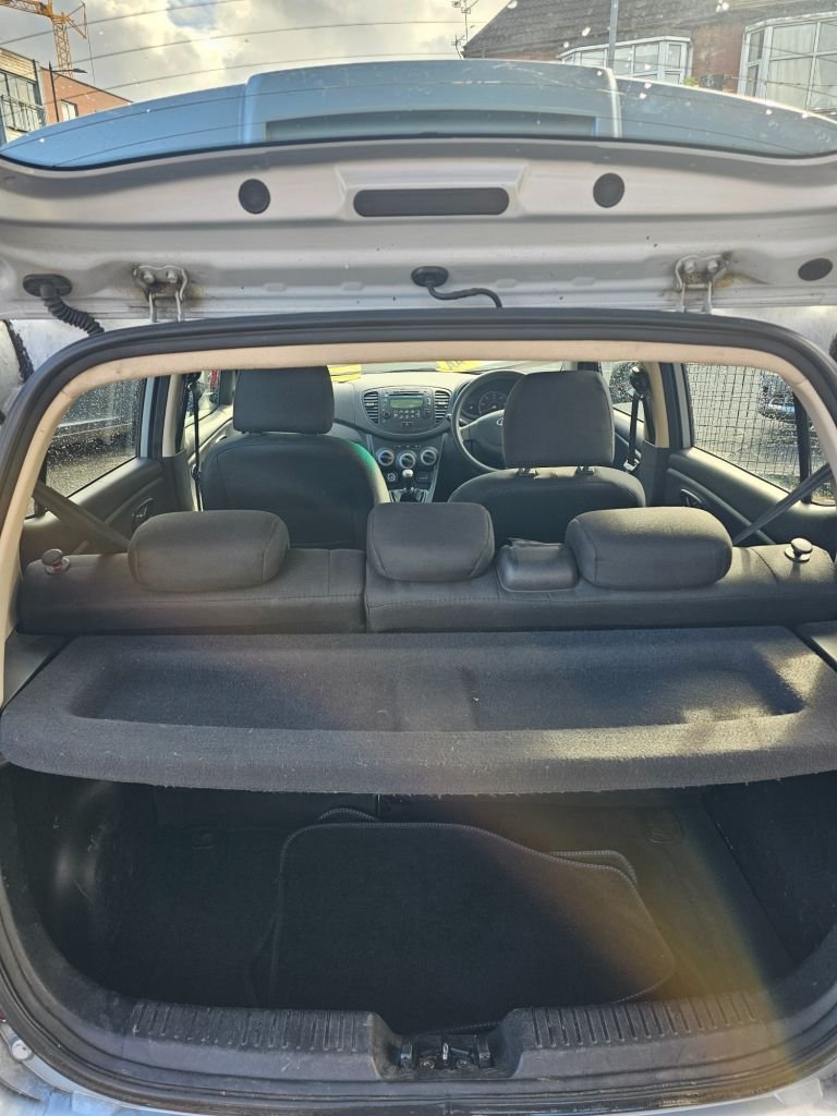 Used Hyundai i10 2011 for sale - 76280292: Photo 19