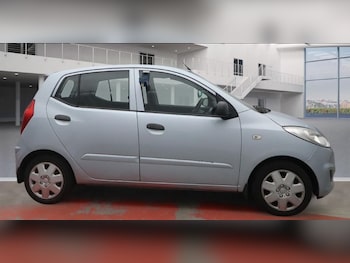 Used Hyundai i10 2011 for sale - 76280292: Photo 2