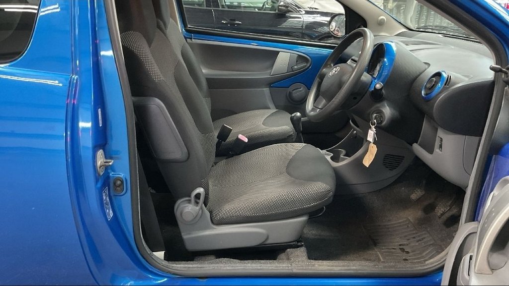 Used Toyota AYGO 2009 for sale - 76118894: Photo 11