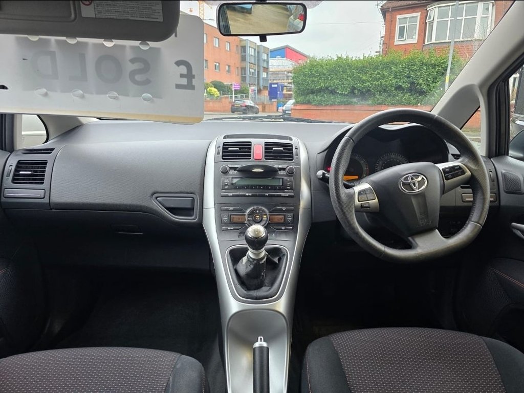 Used Toyota Auris 2011 for sale - 77614105: Photo 15