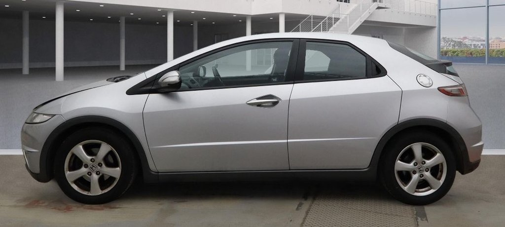 Used Honda Civic 2011 for sale - 77631759: Photo 5