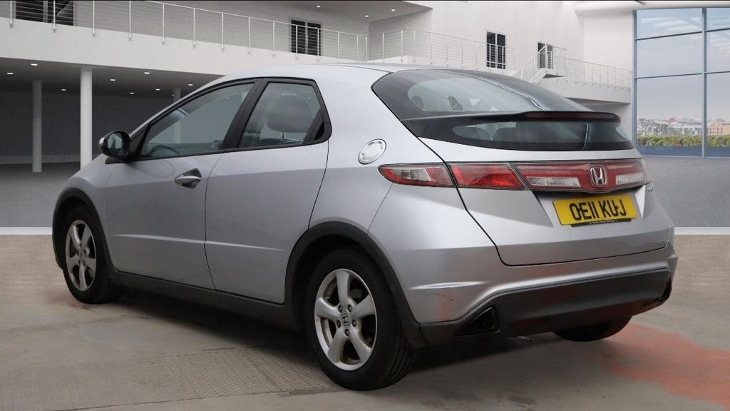 Used Honda Civic 2011 for sale - 77631759: Photo 7