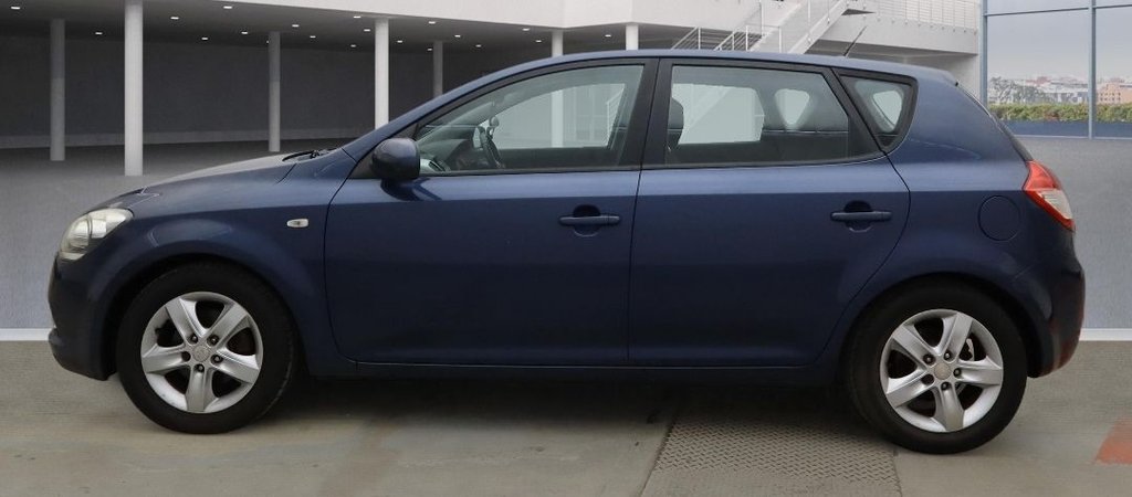 Used Kia Ceed 2011 for sale - 77631789: Photo 5