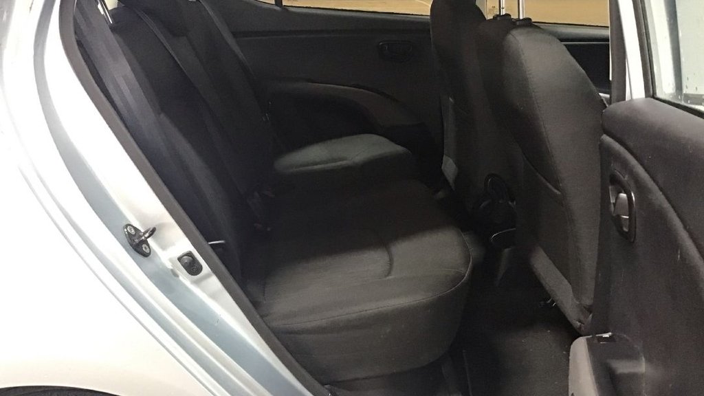 Used Hyundai i10 2012 for sale - 76514558: Photo 14