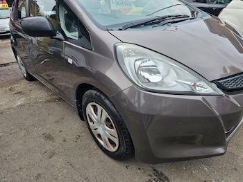 Used Honda Jazz 2013 for sale - 76280317: Photo