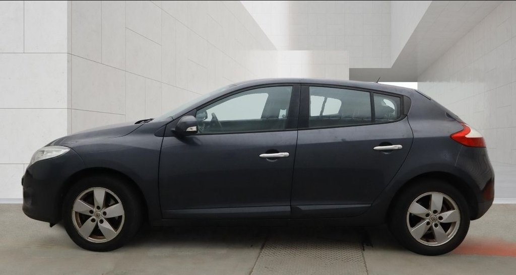 Used Renault Megane 2011 for sale - 78074194: Photo 5