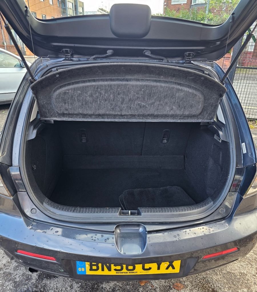 Used Mazda Mazda3 2006 for sale - 76350624: Photo 23